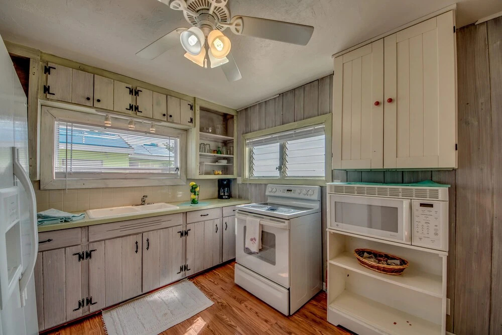 Beach Front Bungalow - Roelens Vacations