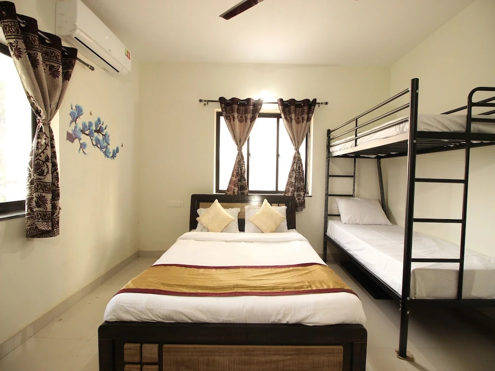 OYO 9889 Home Emblazoned 1 BHK Candolim