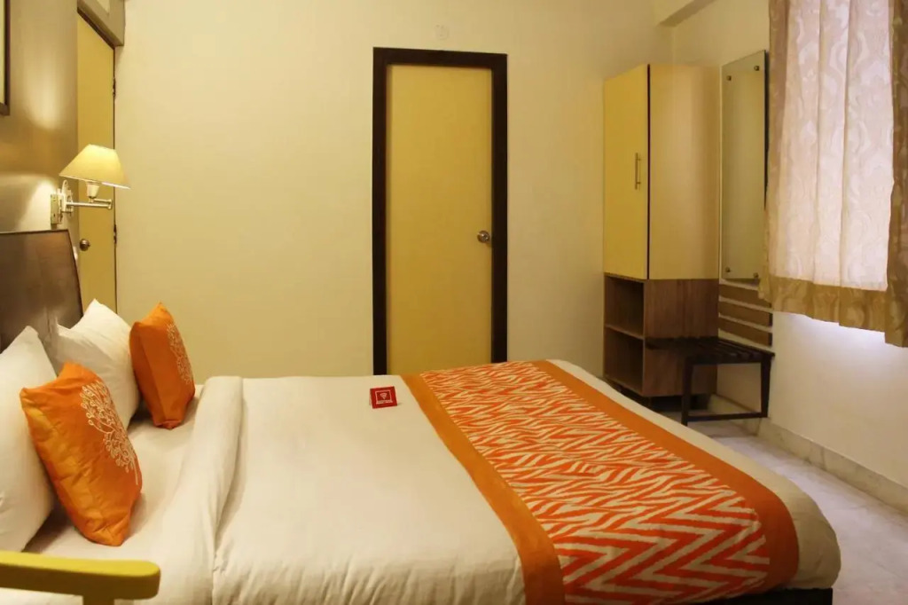 Capital O 2457 Hotel Green Lotus