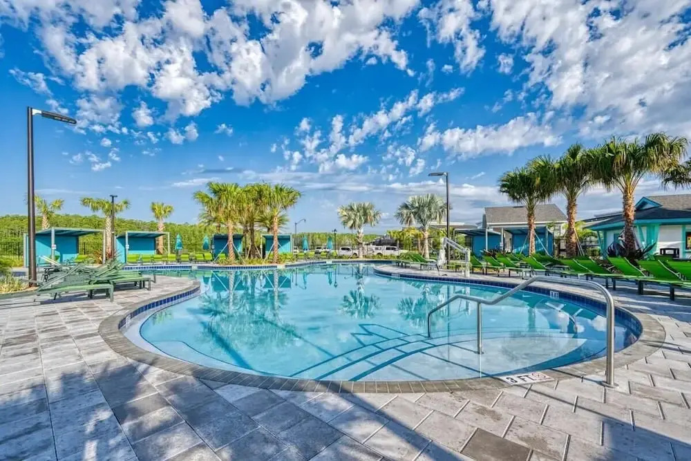 Luxury, Corner Lot, Pond View Vacation Home
