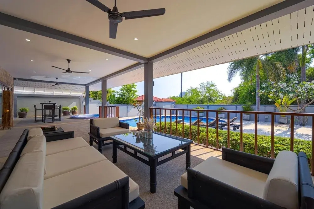 Lovely 3BR Villa in good Location - CV3MA