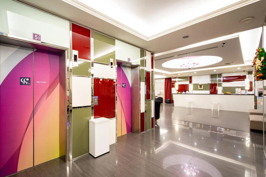 Yoyo Hotel