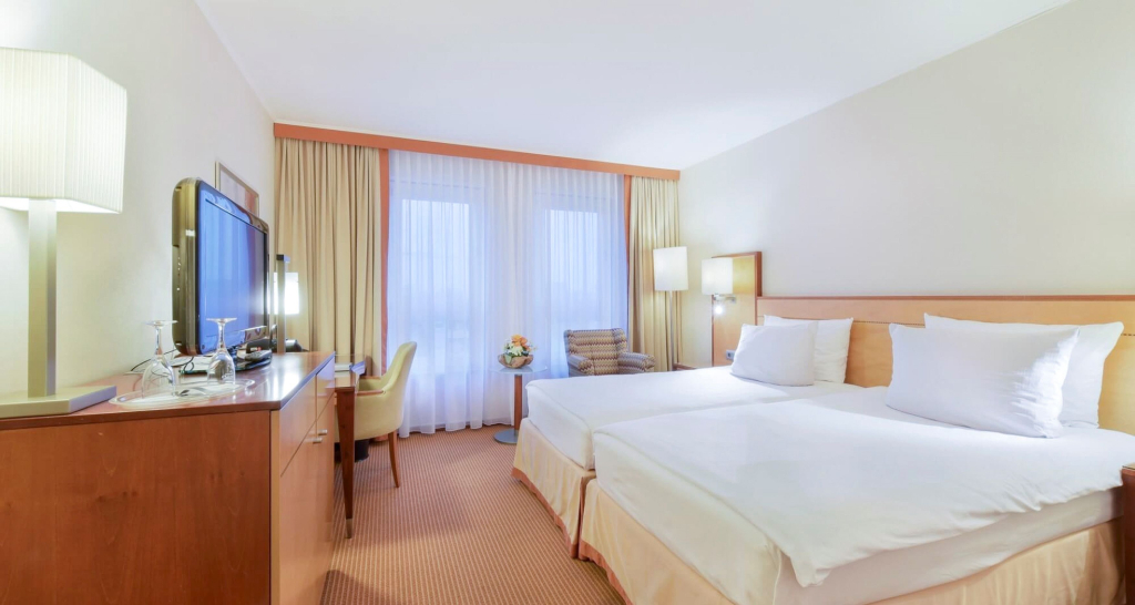 Отель The Q - Quadro City Hotel