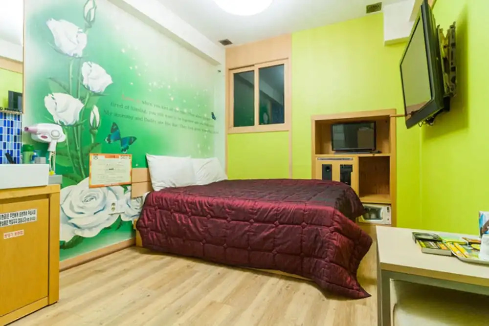 Mong Motel