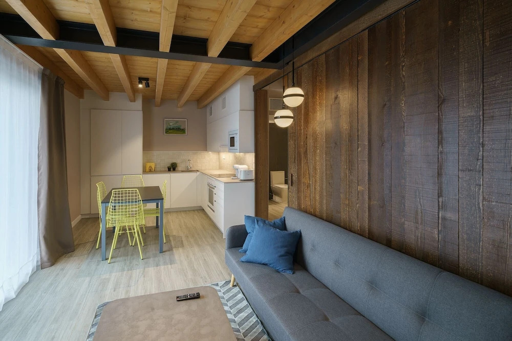 Apartamentos y Villas La Santilar