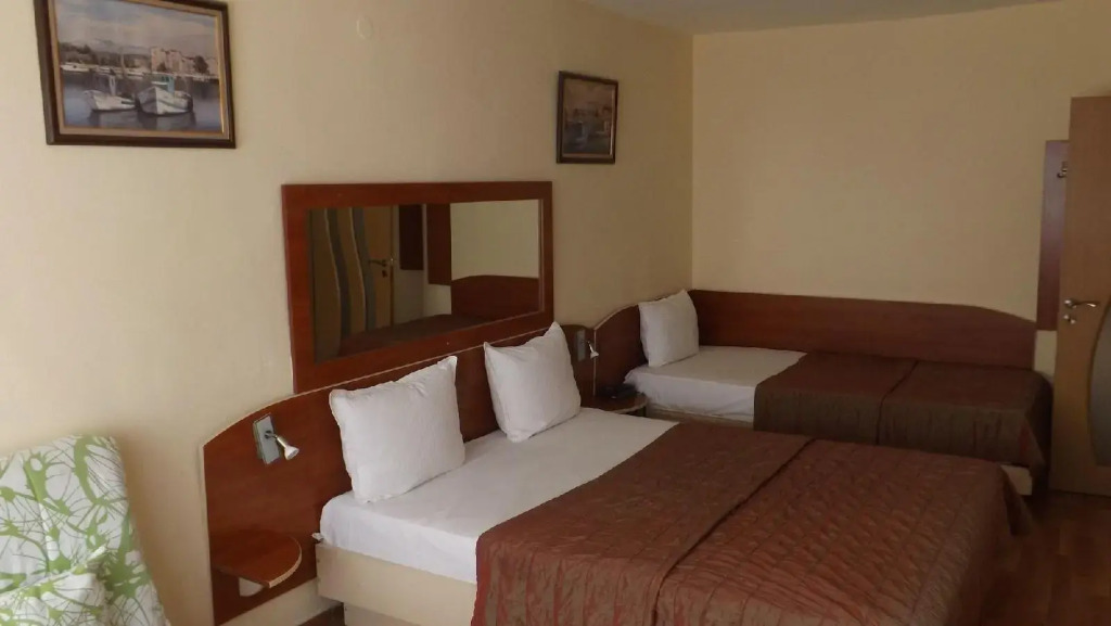 Семеен Hotel Palitra