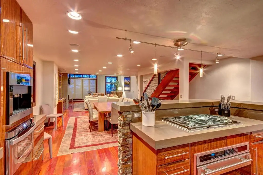 607 Deer Valley Drive