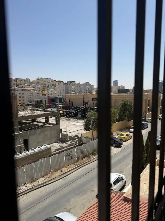 3bedroom Aprt of 200sqm Near Movenpick Hotel Amman