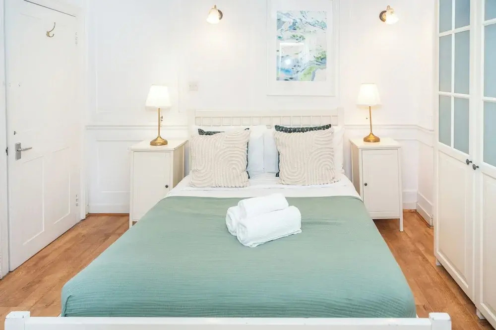 Spacious 3BR 2BA Flat in Central Soho