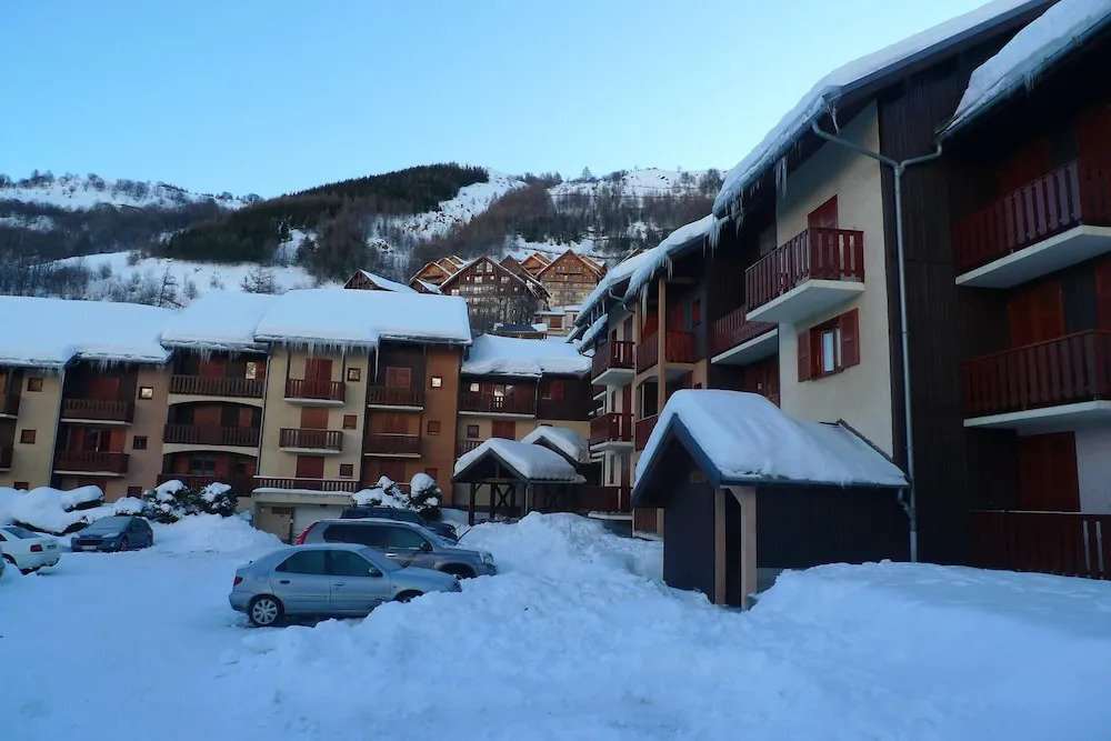 LA Croix DU SUD N°217 : Studio Cabine 4 Personnes / Studio Cabin 4 Peopleed East