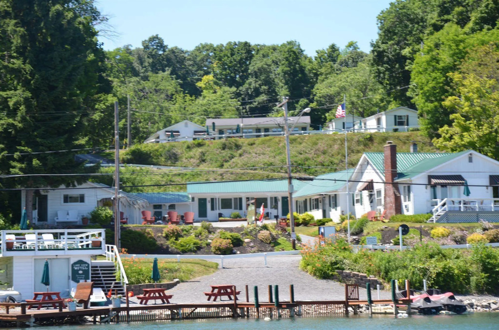 Lake View Motel