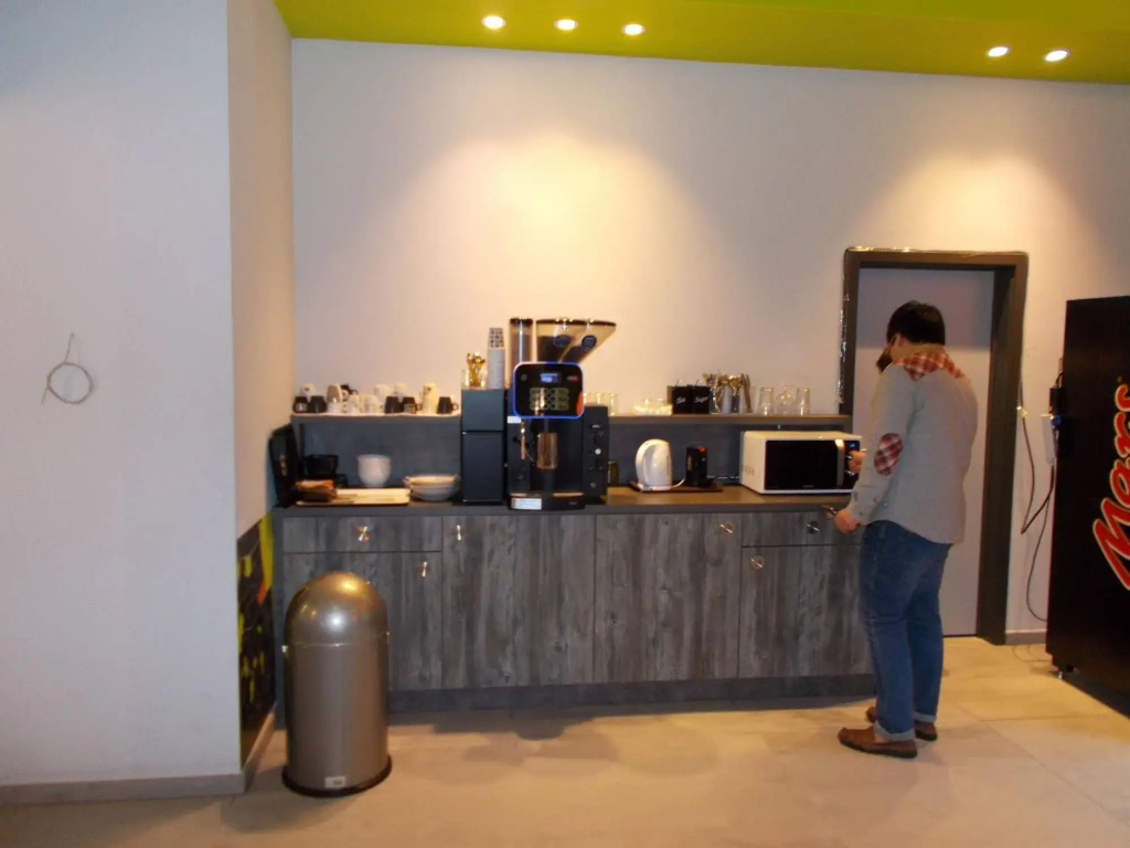 Brxxl 5 City Centre Hostel