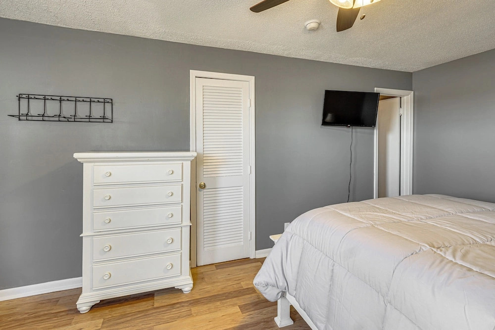 Unit 5: Prime Location, Lake of the Ozarks Apt