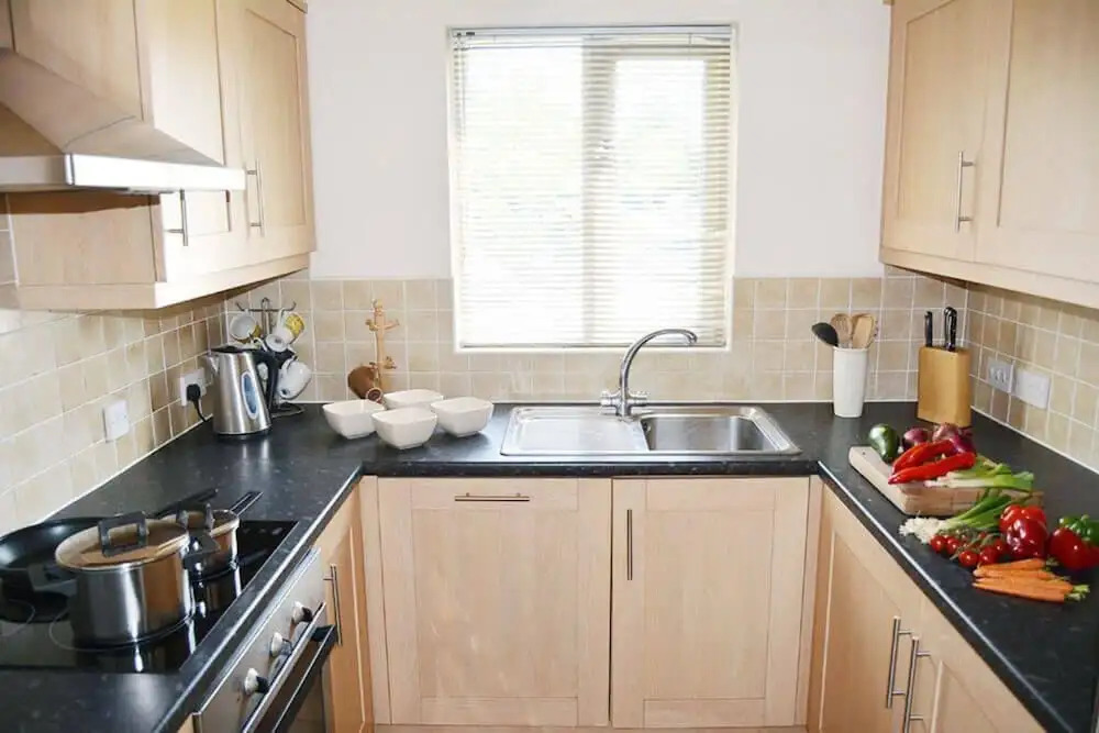 Stylish pet-friendly lakeside retreat in the Cotswold Water Park