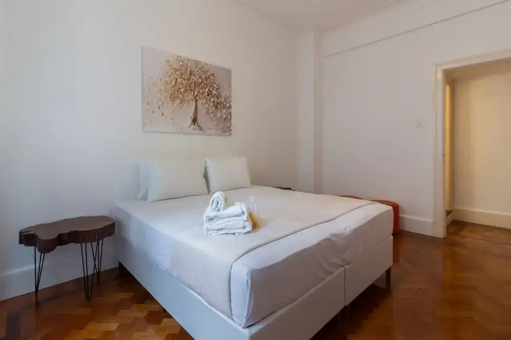 Space and Comfort in Copacabana D405