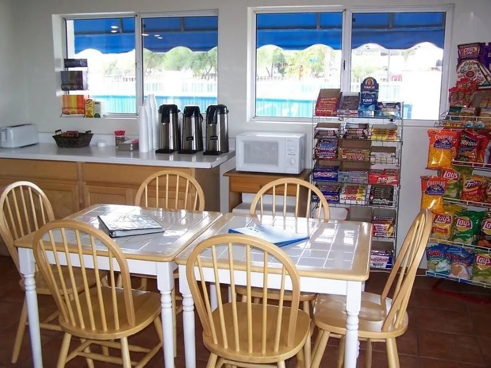 Americas Choice Inn & Suites