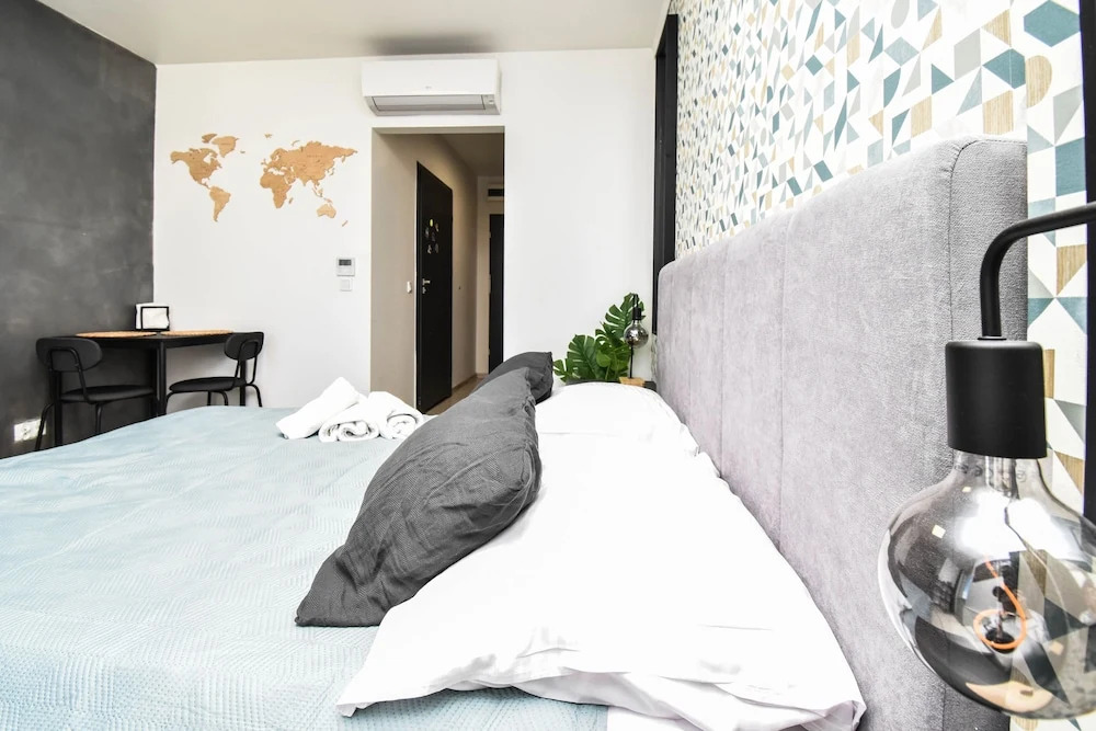 EASY RENT Apartments - Smart 705