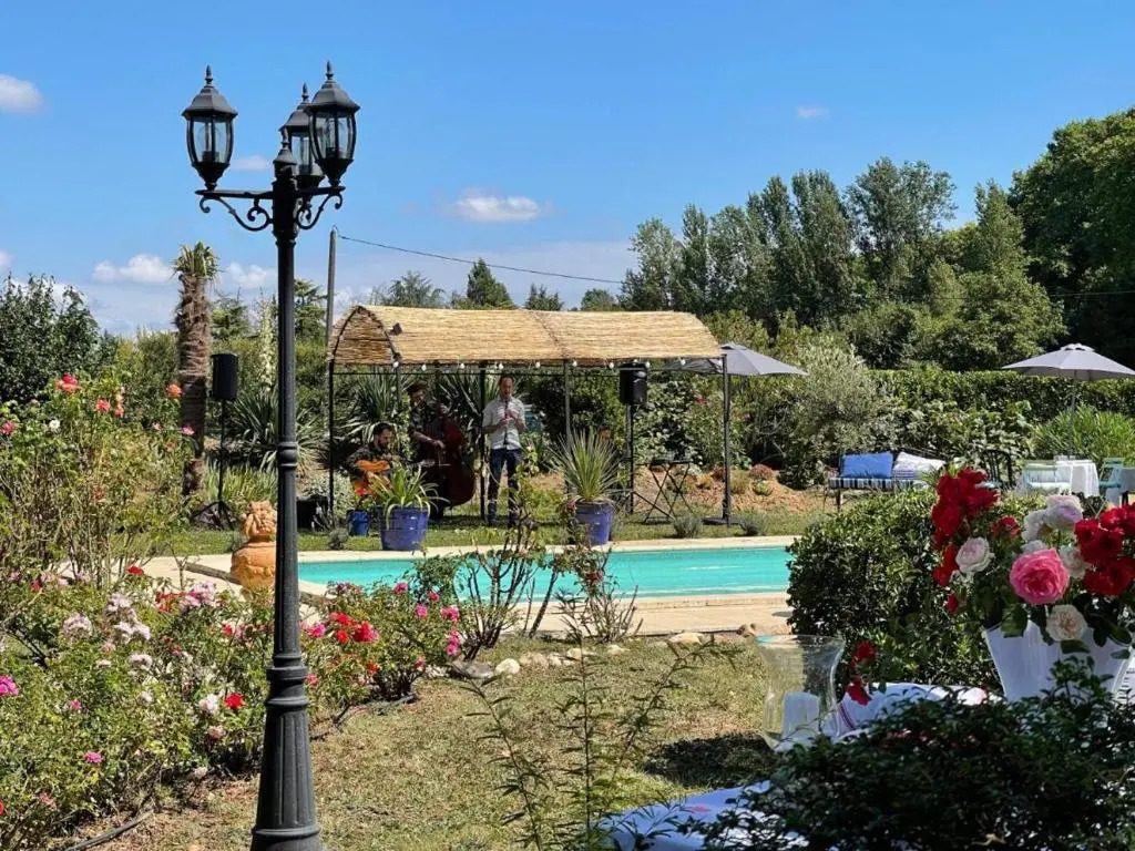 Villa de 2 chambres avec piscine privee terrasse amenagee et wifi a Lisle sur Tarn