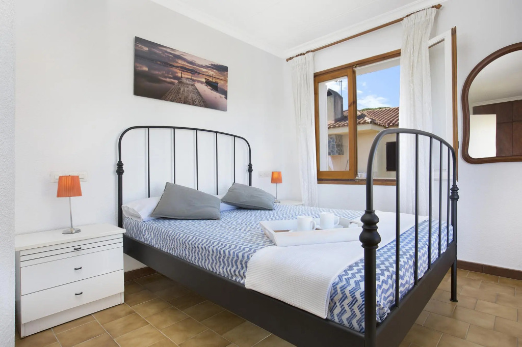 Tensi in Blanes With 5 Bedrooms and 2 Bathrooms