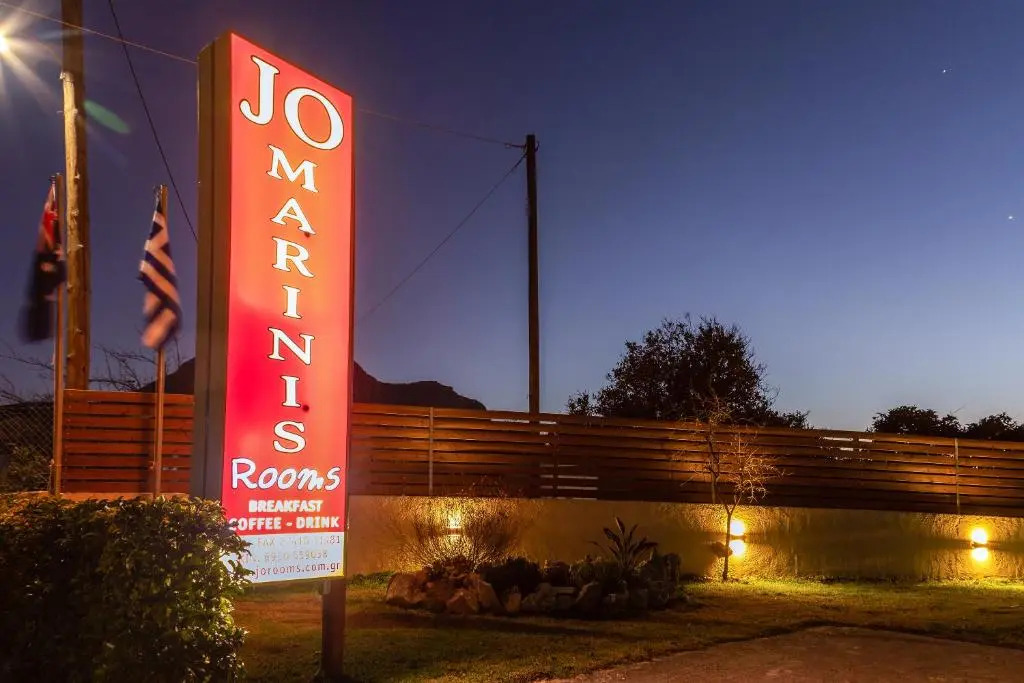 Jo Marinis Rooms