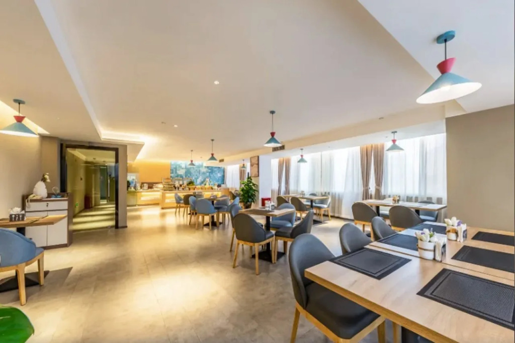 Home Inn Dongfeng Square