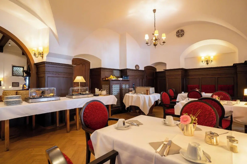 Hotel zum Ritter St Georg - Oldest Residential Building in Heidelberg