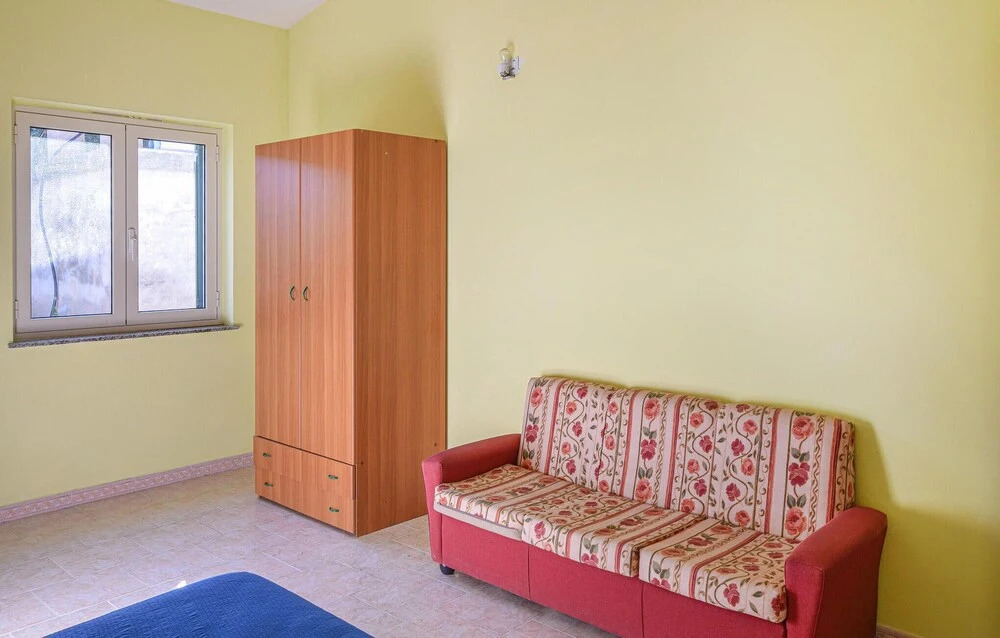 Amazing Home in Zambrone With 1 Bedrooms and Wifi