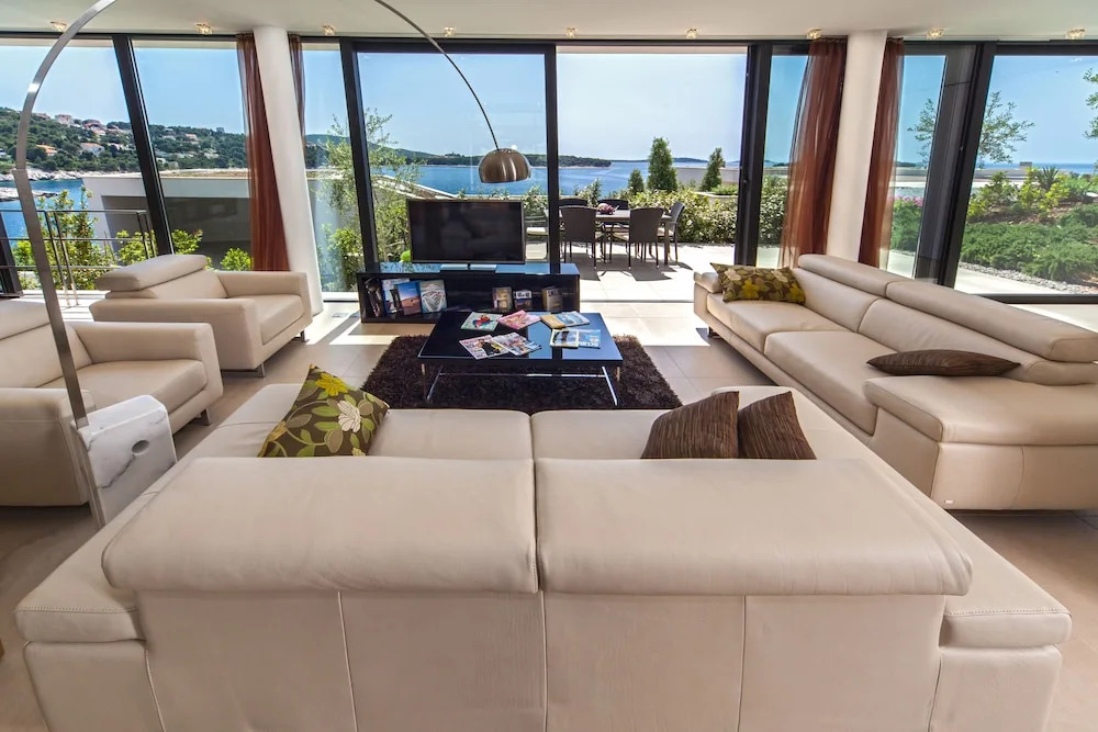 Golden Rays Luxury Villas & Apartments