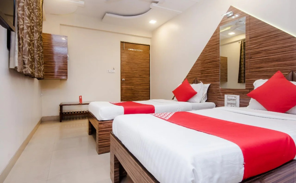 Hotel New Elite Inn - Near MIDC Turbhe Navi Mumbai
