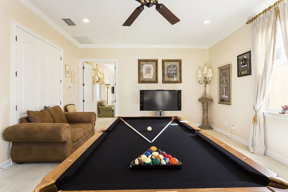 Quality 4 bed villa featuring a pool & spa
