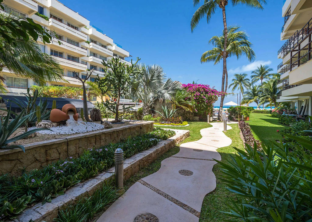 Ixchel Beach Hotel