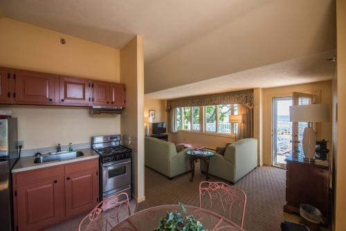 The Sparhawk Oceanfront Resort