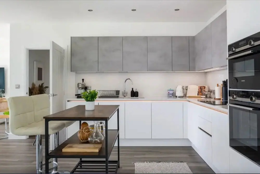 Stylish London Flat - Private Terrace - City View