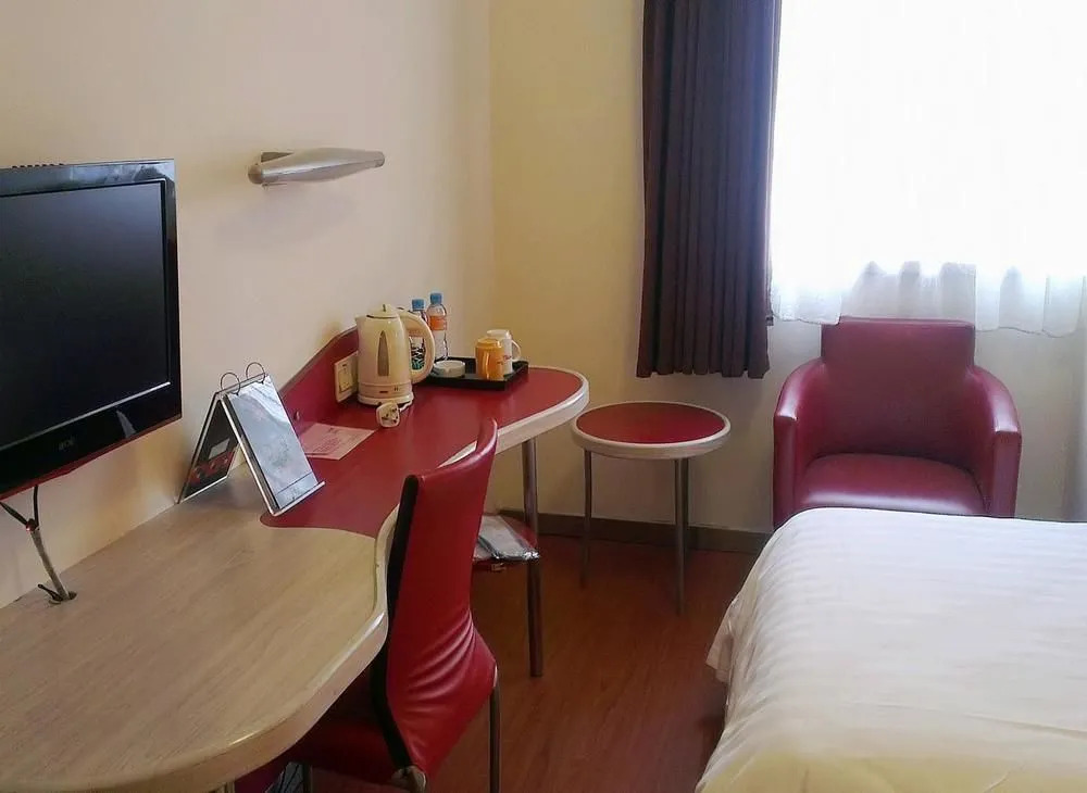 Shanghai Motel 168