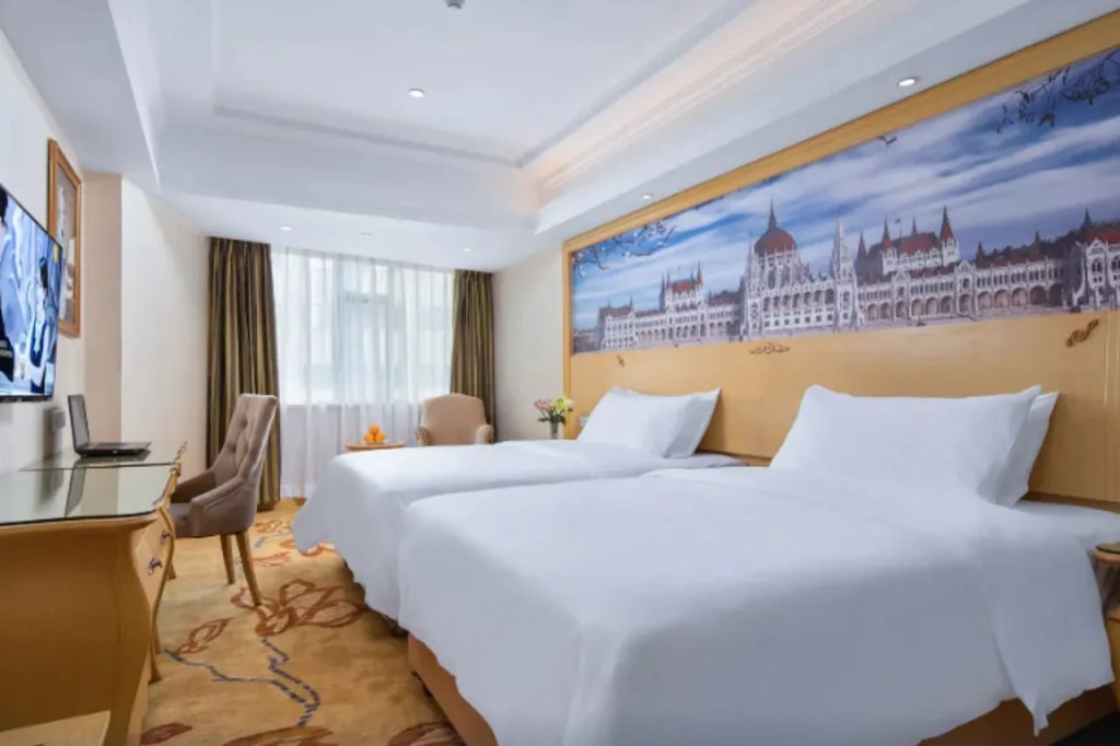 Vienna Hotel (Guangzhou railway station & Xiaobei subway station)