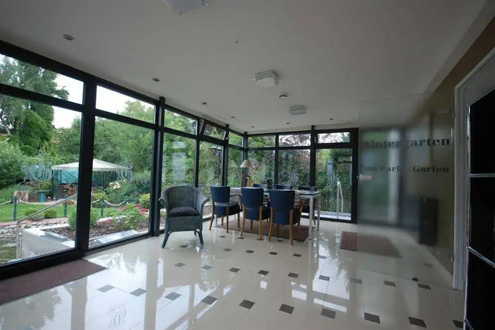 Gasper Business & Garden Hotel