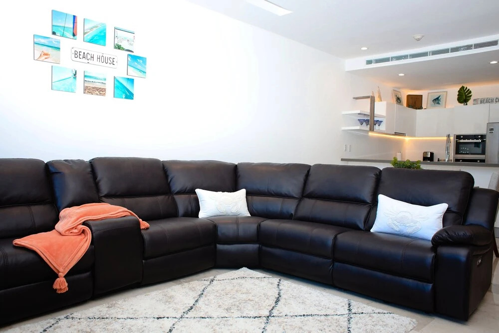 Luxury 3 Bdr Near the Beach - 300meg