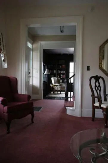 42 Montgomery Bed and Breakfast