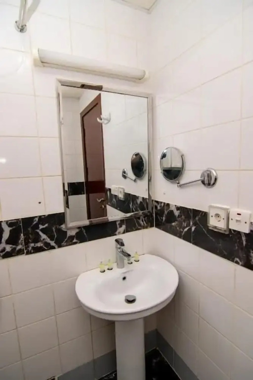 Shurakaa Al Khair Hotel