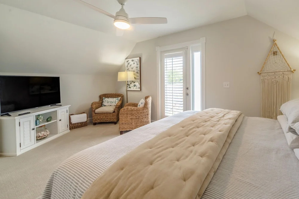 Charming Panama City Beach Cottage - Walk to Ocean