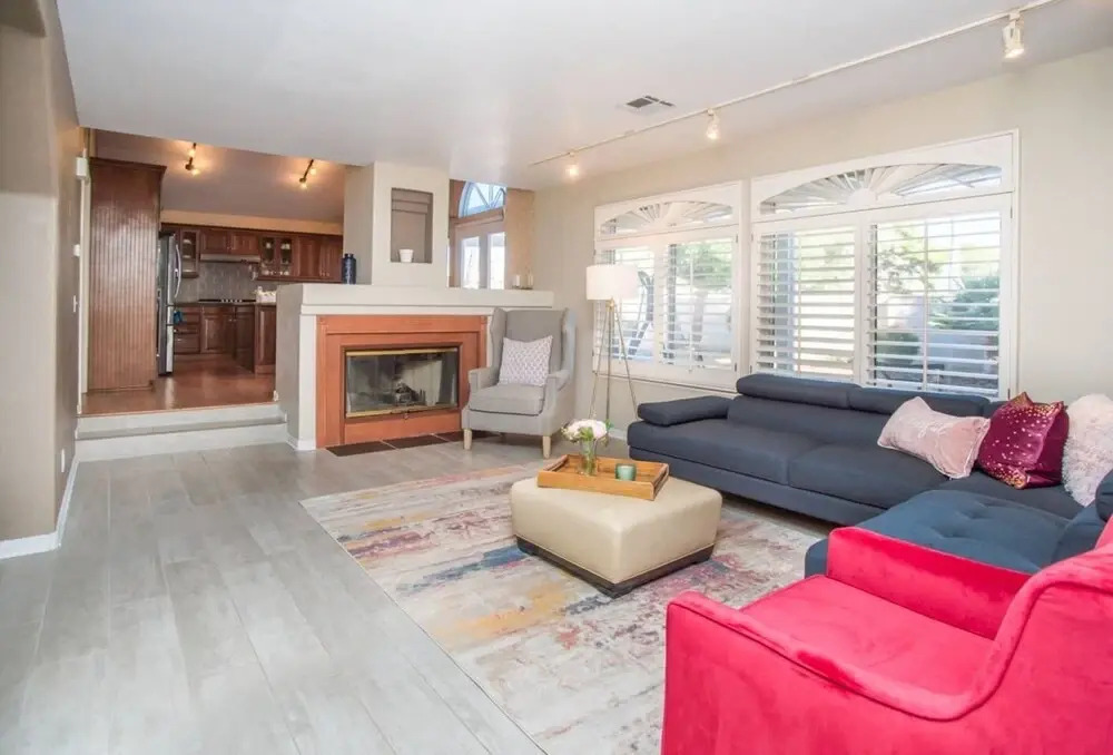 Las Vegas Villa Minutes From Strip w/ Pool Table!