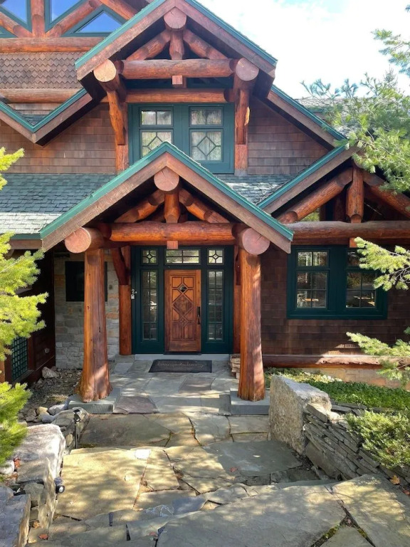Cayuga Lodge South