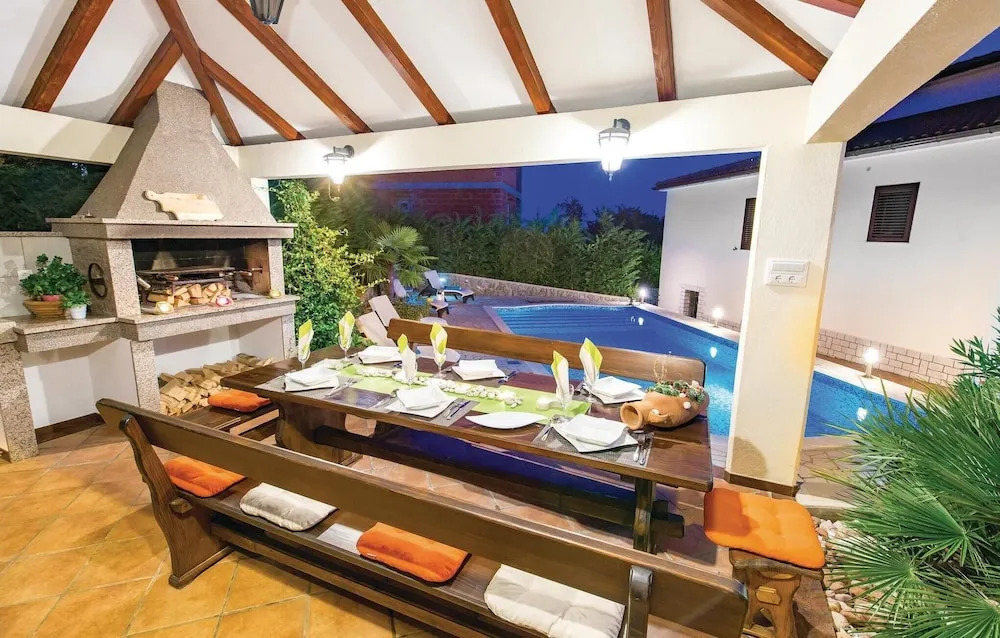 Stunning Home in Rijeka With Wifi and 2 Bedrooms