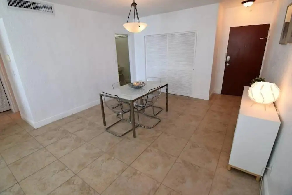 Spectacular 1 Bed 1 Bath @ Tides