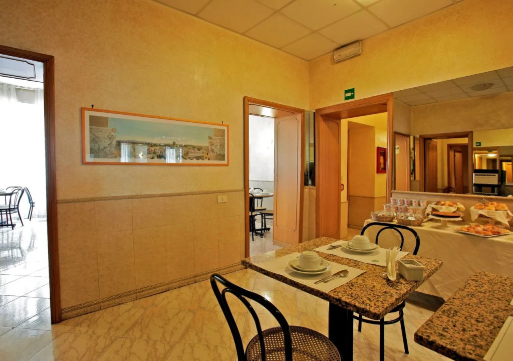 Hotel Embassy