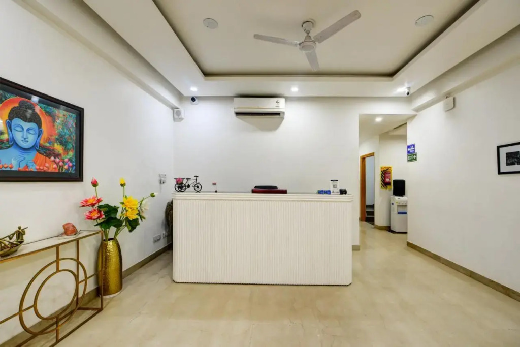 OYO Rooms 813 near Omaxe City Centre