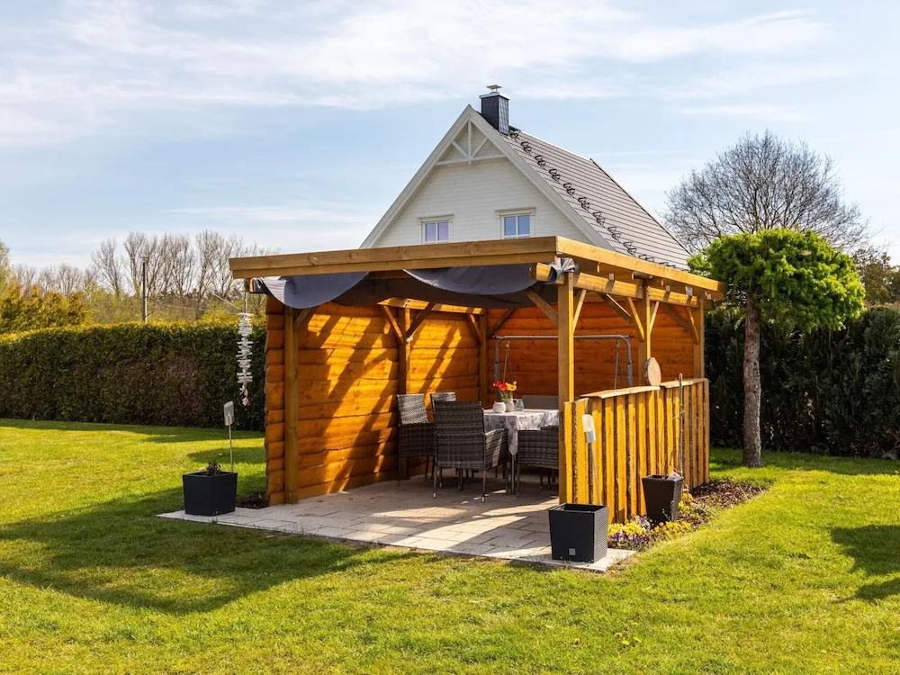 Cosy Flat in Niepars With Garden