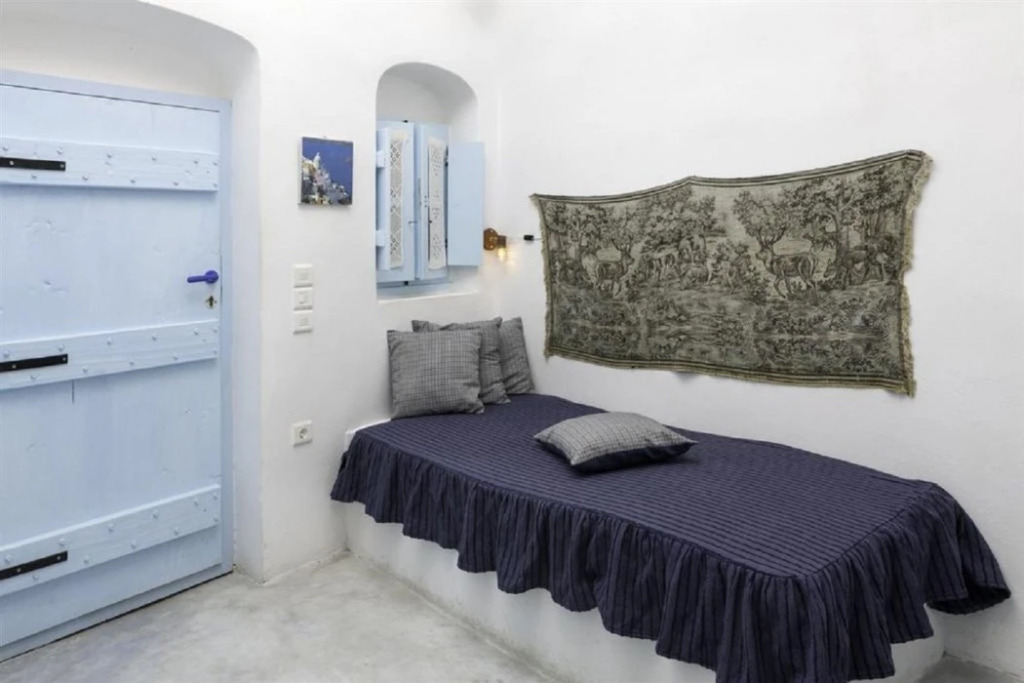 Black Rock Traditional Rooms