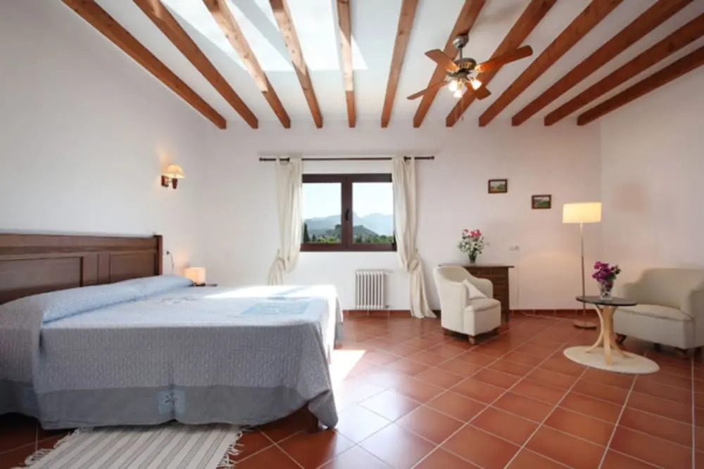 Villa - 8 Bedrooms with Pool and WiFi - 103182