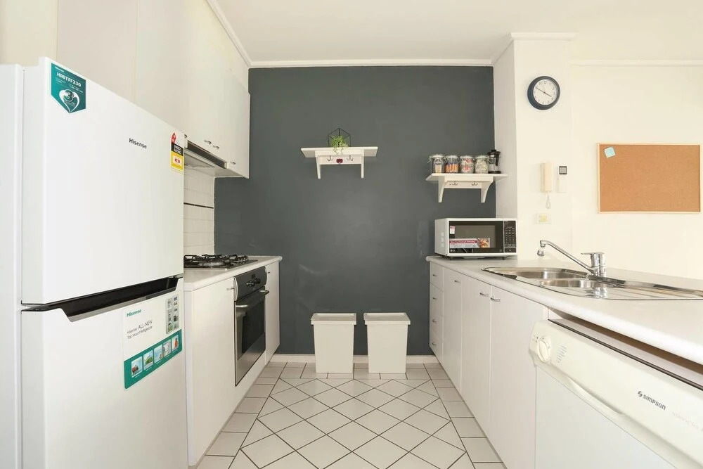 Two Bedrooms near Crown with Free WiFi and Carpark
